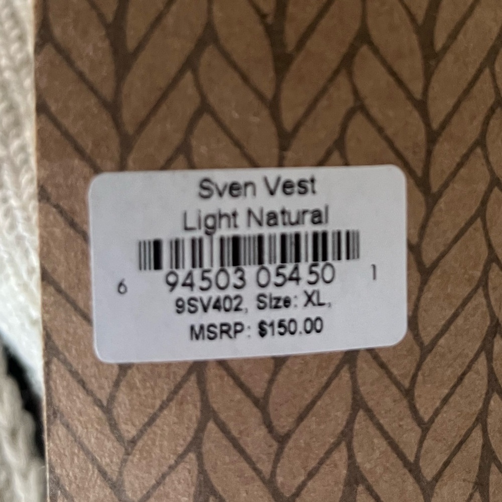 Lost Horizons Wool lined Sweater vest - Picture 9 of 10